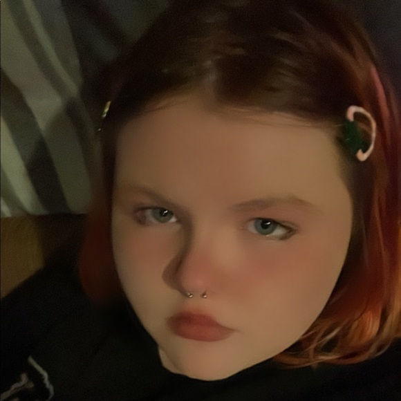 Meet your Posher, Iphone - Picture 3 of 8